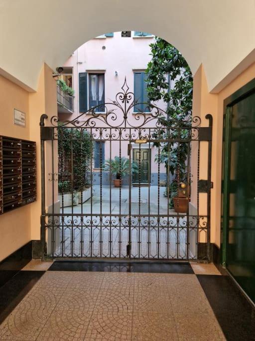 Cozy Flat Mins Walk To Navigli And Metro Porta Genova Apartman Milánó Kültér fotó